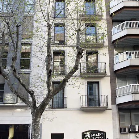 Up Bcn شقة