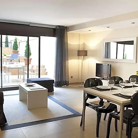 Up Bcn Apartman