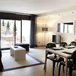 Up Bcn Apartman